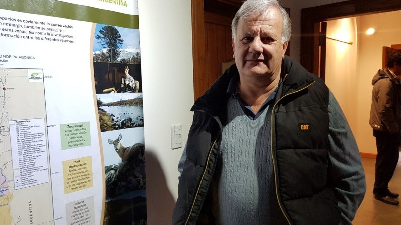 Jorge Seitune, de 68 años, está al frente de la comuna de Tecka desde hace más de dos décadas.