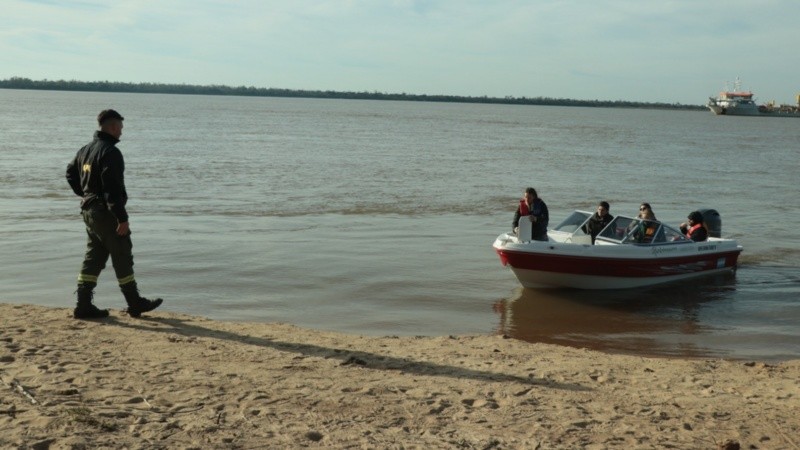 El lugar tiene dos senderos, área de descanso con mesas y baños y la casa del guardaparque.