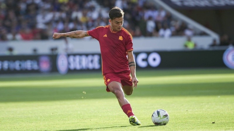 El instante previo a la pincelada de Paulo.