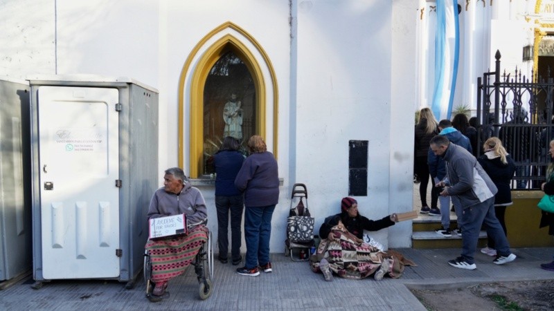 La iglesia de San Cayetano en Rosario está ubicada en Buenos Aires al 2100.