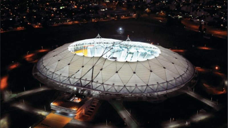 El estadio fue inaugurado en 2003 y albergó partidos de la selección argentina, la Copa América 2011 y el último Mundial sub 20, entre otras competencias.