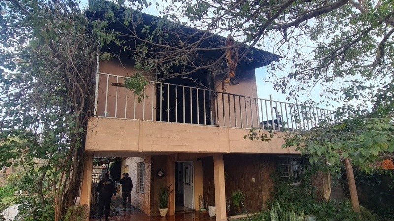 La explosión se dio en la planta alta de la propiedad.