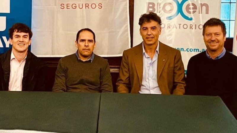 La presentación con autoridades y uno de los jugadores estelares, Mario Basualdo.