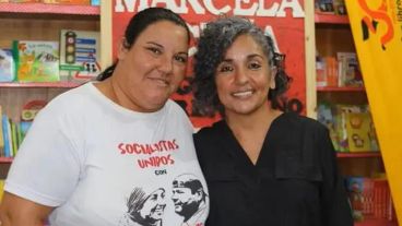 Los peritajes a los teléfonos celulares de los detenidos por el femicidio de Cecilia Strzyzowski continúan y ahora se conocieron nuevas conversaciones entre Marcela Acuña y su mano derecha, Fabiana González.