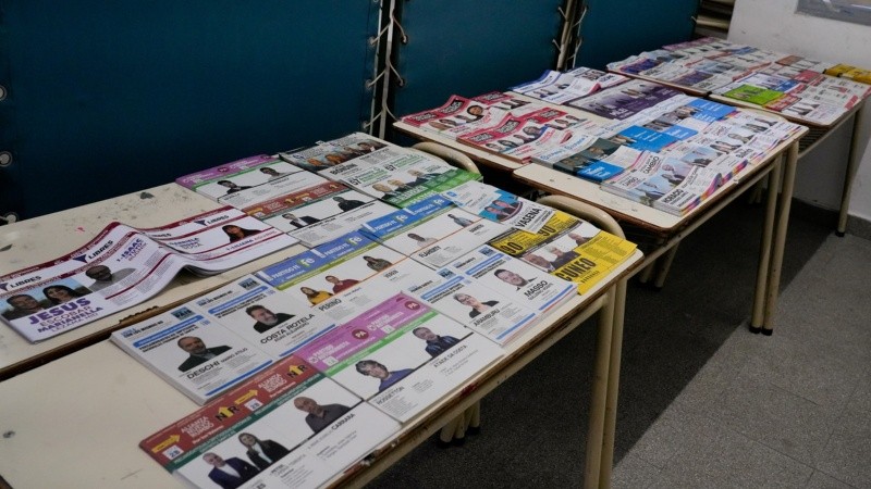 Todas las propuestas en las mesas de cada escuela.