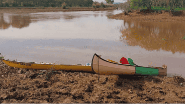 Hacer kayak puede ser una de las opciones en los lugares donde la naturaleza se impone.