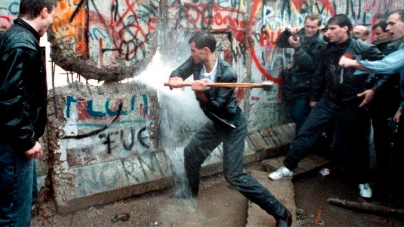 La caída del Muro de Berlín, el 9 de noviembre de 1989.