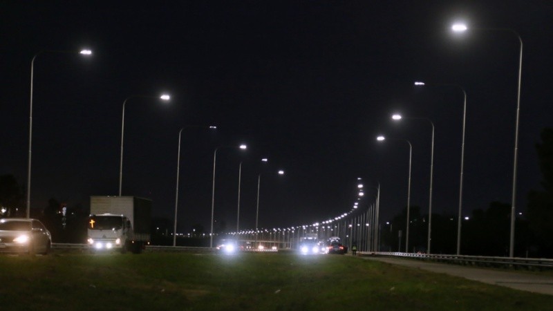 Iluminaron con leds un tramo de la autopista Rosario-Santa Fe | Rosario3