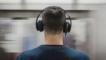 El profesional recomendó auriculares con cancelación de ruido.