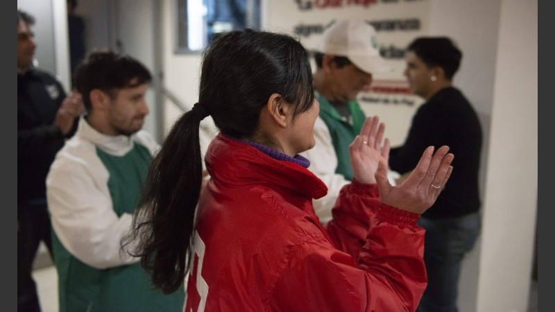 La Cámara de Diputados y la Asociación del Personal Legislativo (APL) realizaron de manera conjunta una donación a la Cruz Roja Argentina .