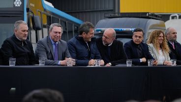 El ministro de Economía estuvo con Perotti y Lewandowski en V.G.G.