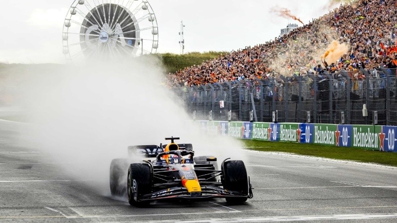 Novena victoria consecutiva en la Fórmula 1 para el neerlandés.