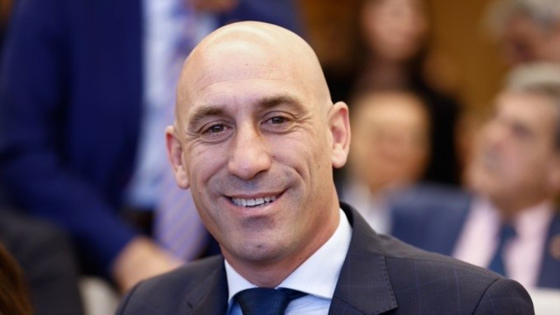 Luis Rubiales sorprendió este viernes a la Asamblea General de la RFEF al anunciar que no dimite de su cargo de presidente y denunció que en su caso 