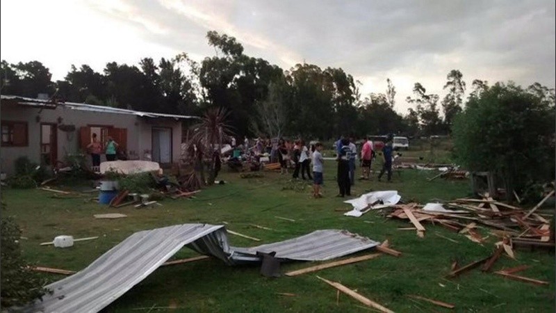 El tornado marcó la primera herida de muerte para el pino histórico y la pared del convento.