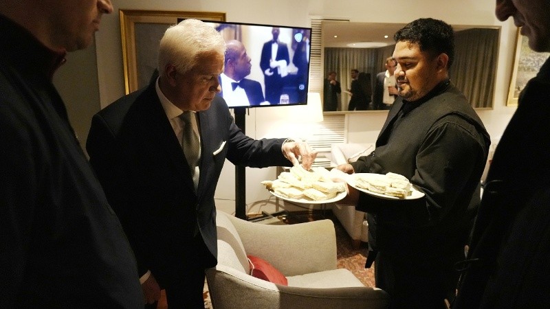 Los preparativos para el debate.