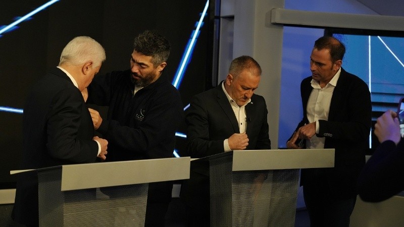 Los candidatos ya en el estudio.