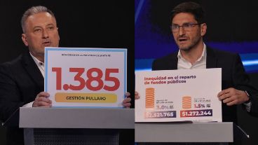 El momento final del debate en torno a la seguridad los candidatos se acusaron mutuamente con números y carteles.