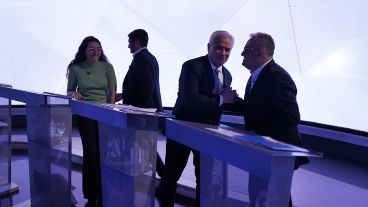 Saludos finales en el debate de candidatos a la gobernación de Santa Fe