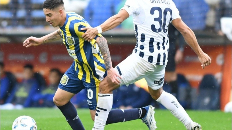 El juvenil fue titular en la victoria de Central sobre Talleres, pero se golpeó y fue reemplazado.