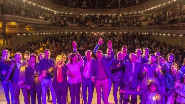 Javkin en el acto de Teatro Astengo.