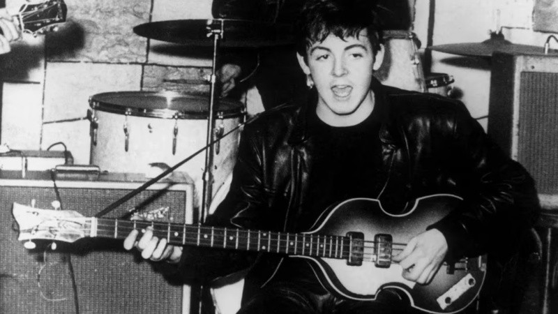 Paul McCartney compró el instrumento original en la ciudad de Hamburgo en 1961 por 30 libras.