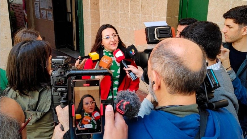 La candidata a gobernadora de Santa Fe por el Frente de Izquierda Unidad, Carla Deiana.