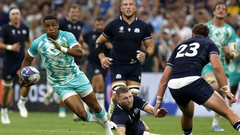 Grant Williams rompe la defensa en el partido jugado en Marsella.