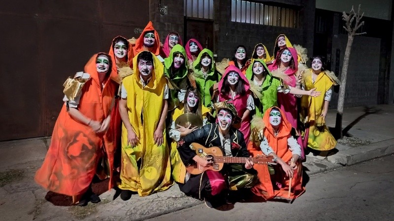 Los integrantes de la murga 