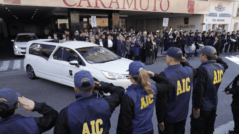 Compañeros de trabajo de la Agencia de Investigación Criminal en el último adiós a Carmona.