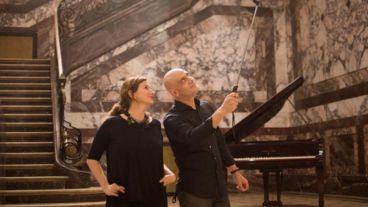 Anabel Barboza y Héctor Mansur conducen "El lado clásico", los sábados a la medianoche, por el tres.