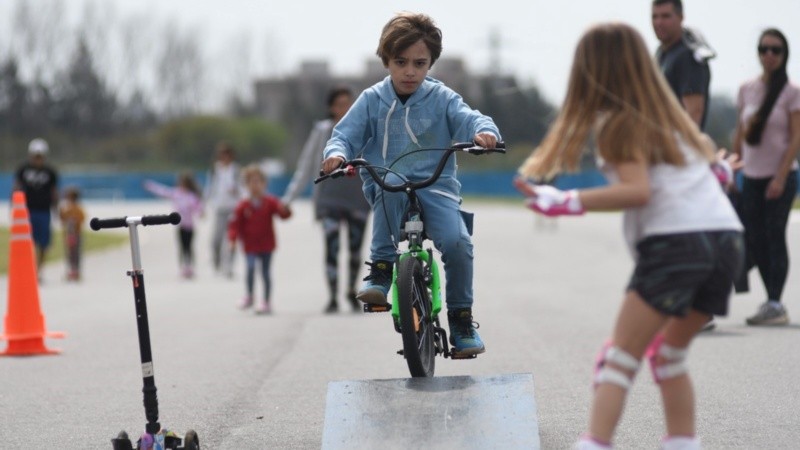 Actividad física y actividades recreativas para toda la familia.