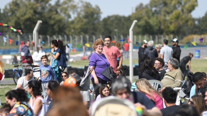 Actividad física y actividades recreativas para toda la familia.