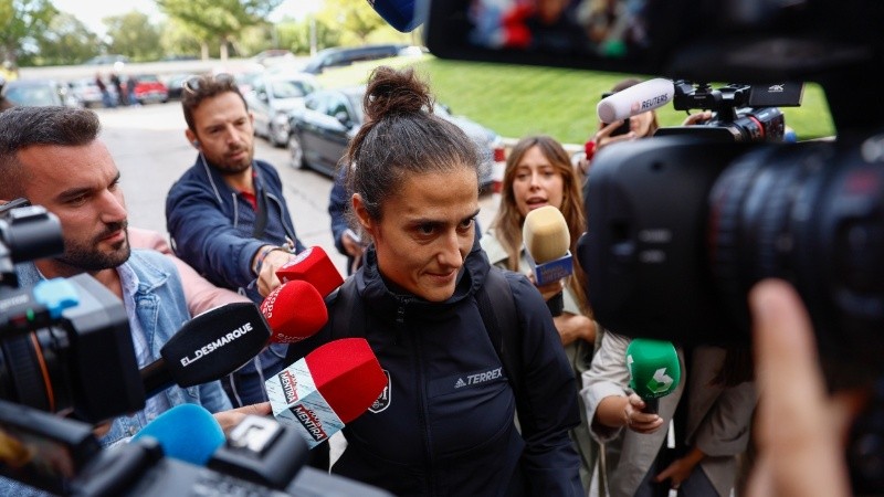 La seleccionadora española, Montse Tomé, llega al Hotel Tryp Alameda