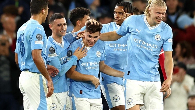 Álvarez marcó un doblete en la victoria del City.