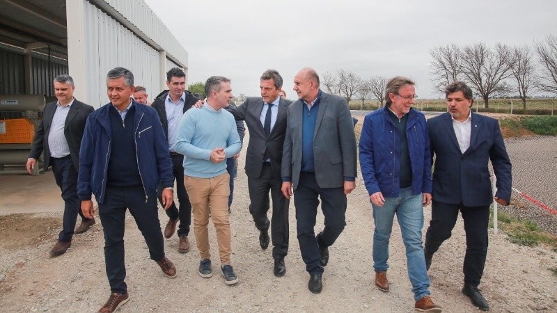 El ministro recorrió la fábrica láctea Tremblay junto al gobernador Perotti