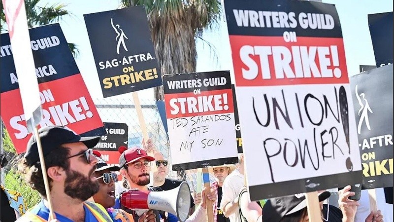 La huelga de las y los guionistas comenzó el último 2 de mayo.