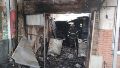 Voraz incendio en un galpón de zona suroeste: "Se vino el techo abajo"