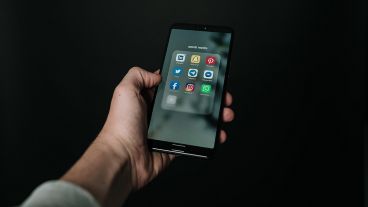 La utilización excesiva de redes sociales puede tener efectos negativos sobre la salud mental y la atención.