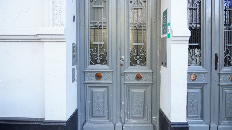 Por quinta vez intentaron ingresar a un centro de kinesiología.