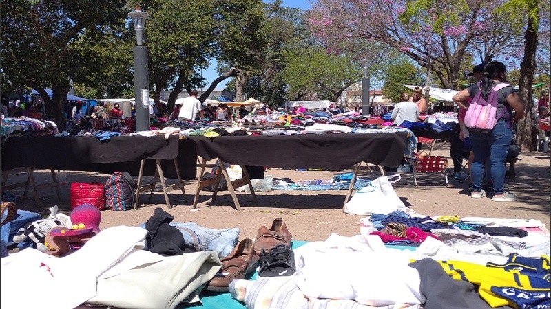 La mujer estaba en un puesto de la feria de trueques de barrio Saladillo cuando fue ultimada