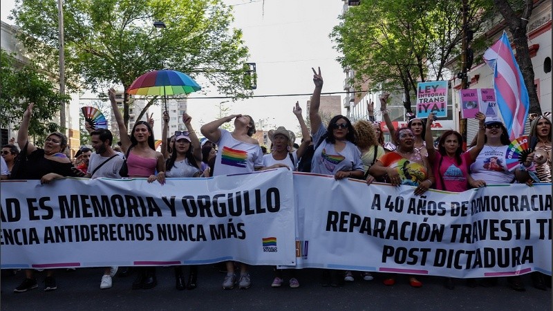 La marcha multitudinaria llevó varios reclamos contra 