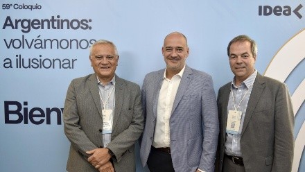 Mario Teruya (La Segunda), Diego Guaita (San Cristóbal) y Gustavo Badosa (Sancor Seguros).