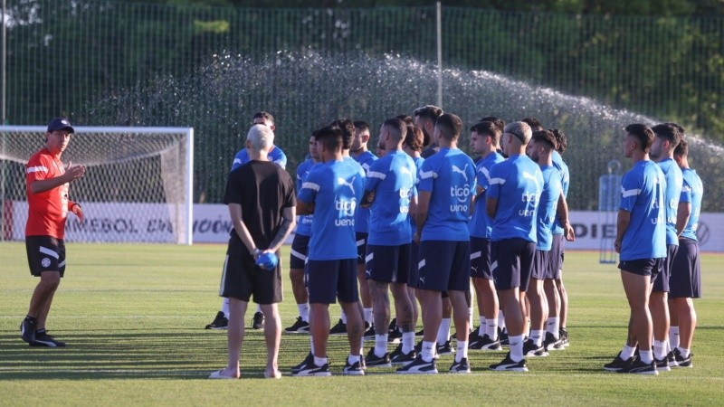 Daniel Garnero asumirá su estreno oficial al frente del combinado guaraní este jueves a las 20 en el Monumental. 