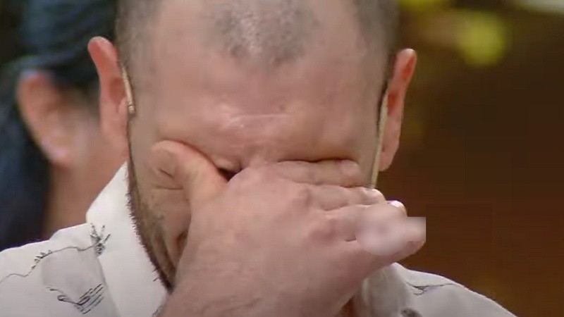 Adrián se quebró al ganar 