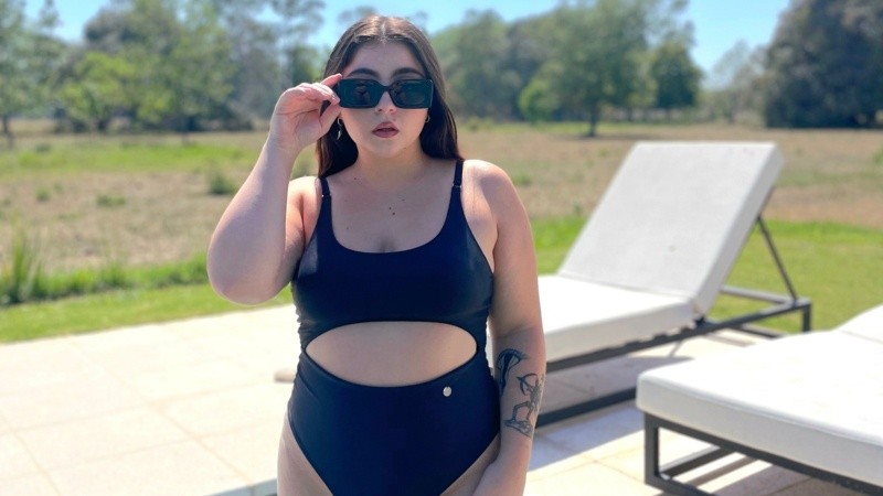 Modelos lisos y con estampas que priorizan un uso cómodo y versátil.