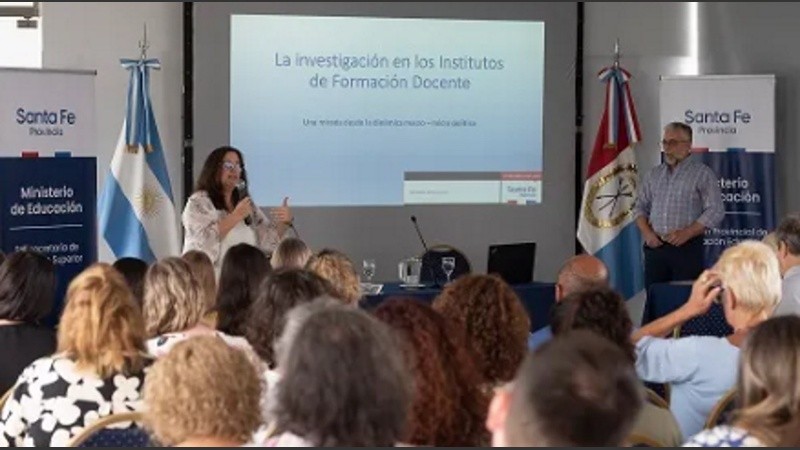 Los aspirantes a participar en el concurso deberán cumplimentar con las condiciones determinadas en el Artículo 4° del Anexo III del Decreto N° 3029/12.