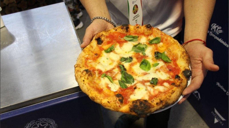 La pizza italiana tradicional que ganó el primer puesto en el campeonato sudamericano.