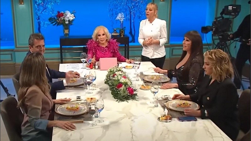 Sergio Massa, en la mesa de Miartha Legrand.