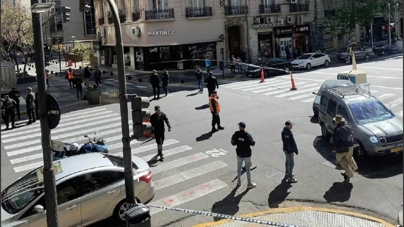 El operativo desplegado esta mañana por la Policía frente a la Embajada de Israel en Buenos Aires