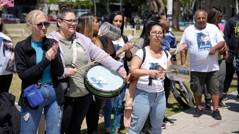 La familia ingresó a tribunales cerca de las 14 acompañada de sus abogados.